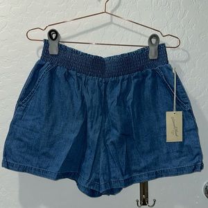 Denim shorts with stretchy waistband.